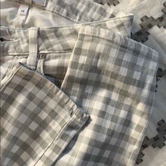 2 pairs of Paige jeans - Picture 5 of 8